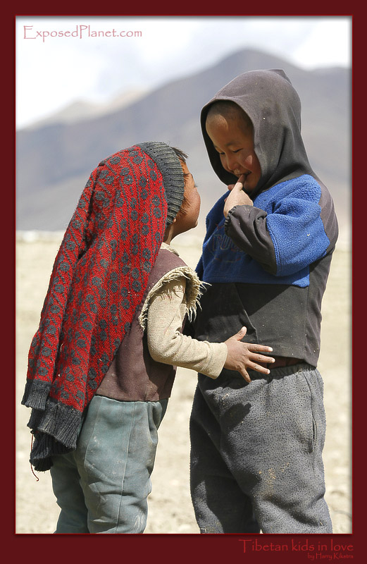 Tibetan kids in love