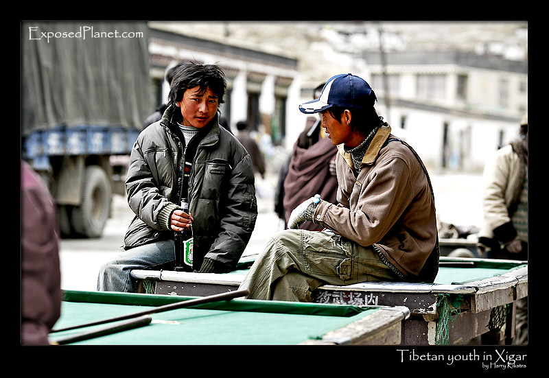 Bored kids in Xigar, Tibet